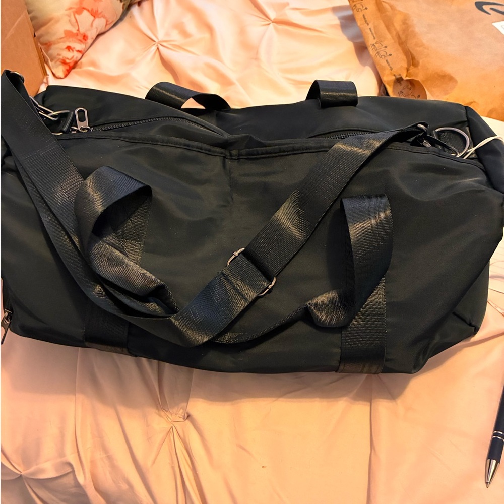 NWT Black Men or Women’s Duffel Bag